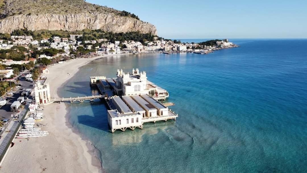 Mansarda Beach Mondello Палермо Экстерьер фото